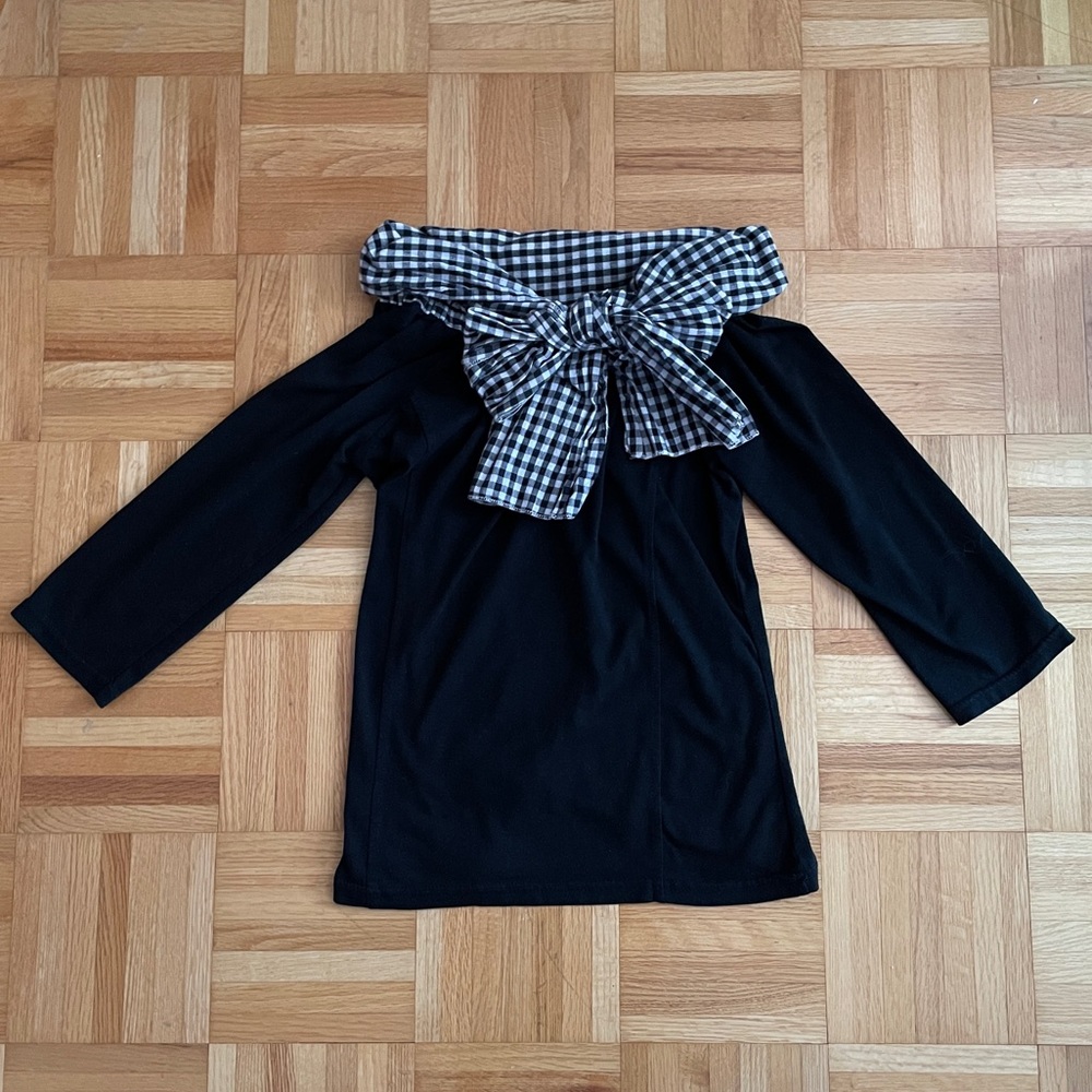 Black Mid-sleeved shirt with checkered bow (one size = XS/XXS)